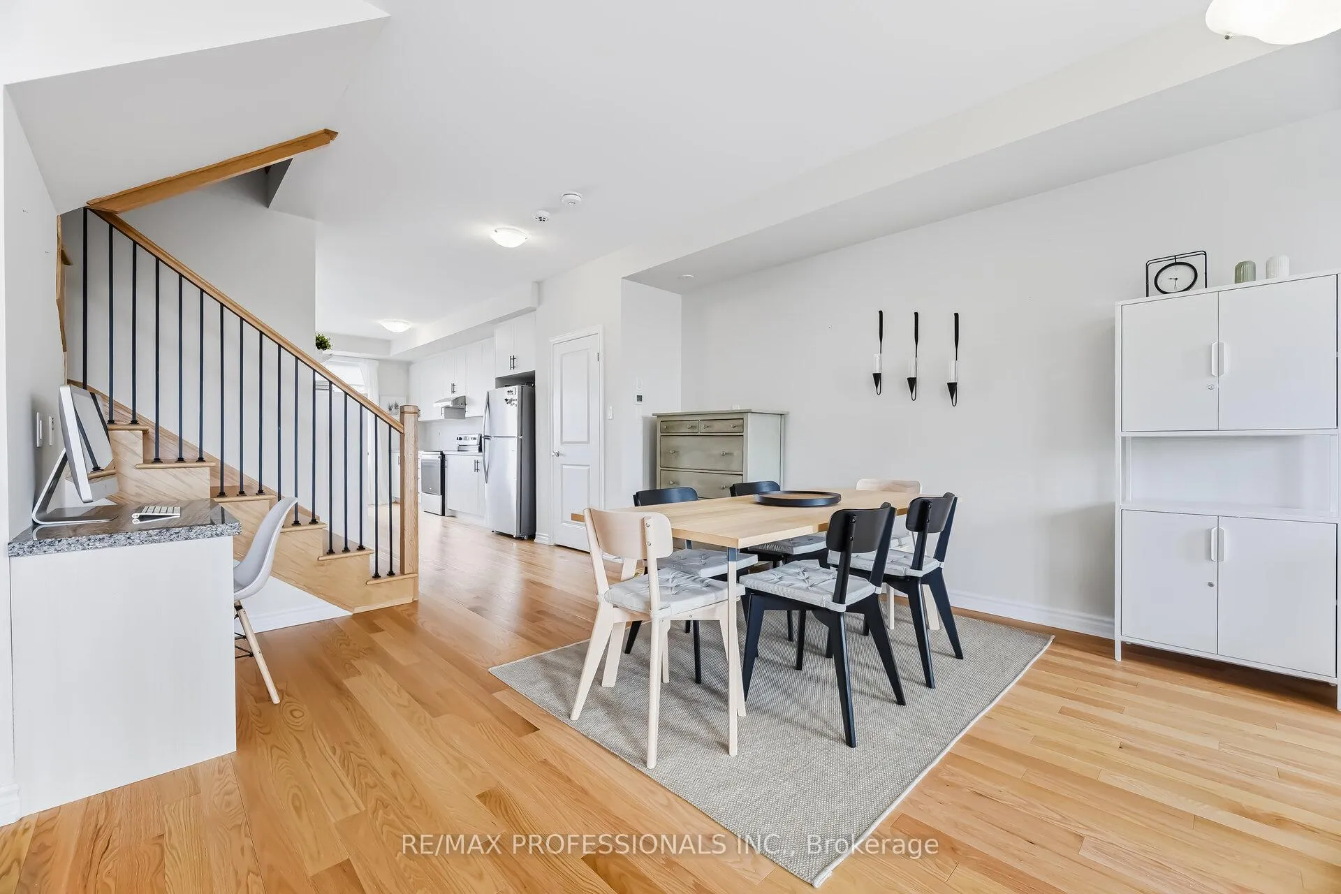 Photo 14 of 1401 National Common, Burlington, Tyandaga — HOMEH