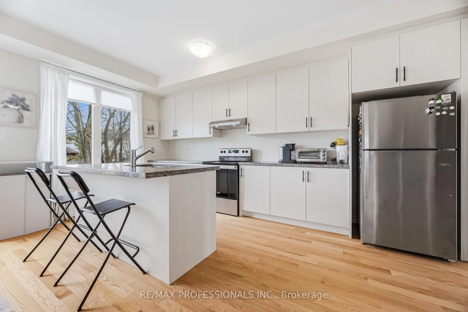 Photo 17 of 1401 National Common, Burlington, Tyandaga — HOMEH