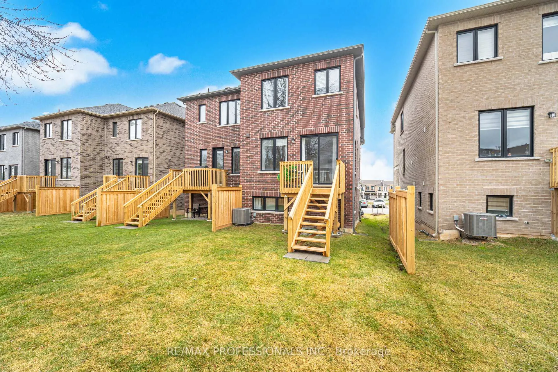 Photo 31 of 1401 National Common, Burlington, Tyandaga — HOMEH