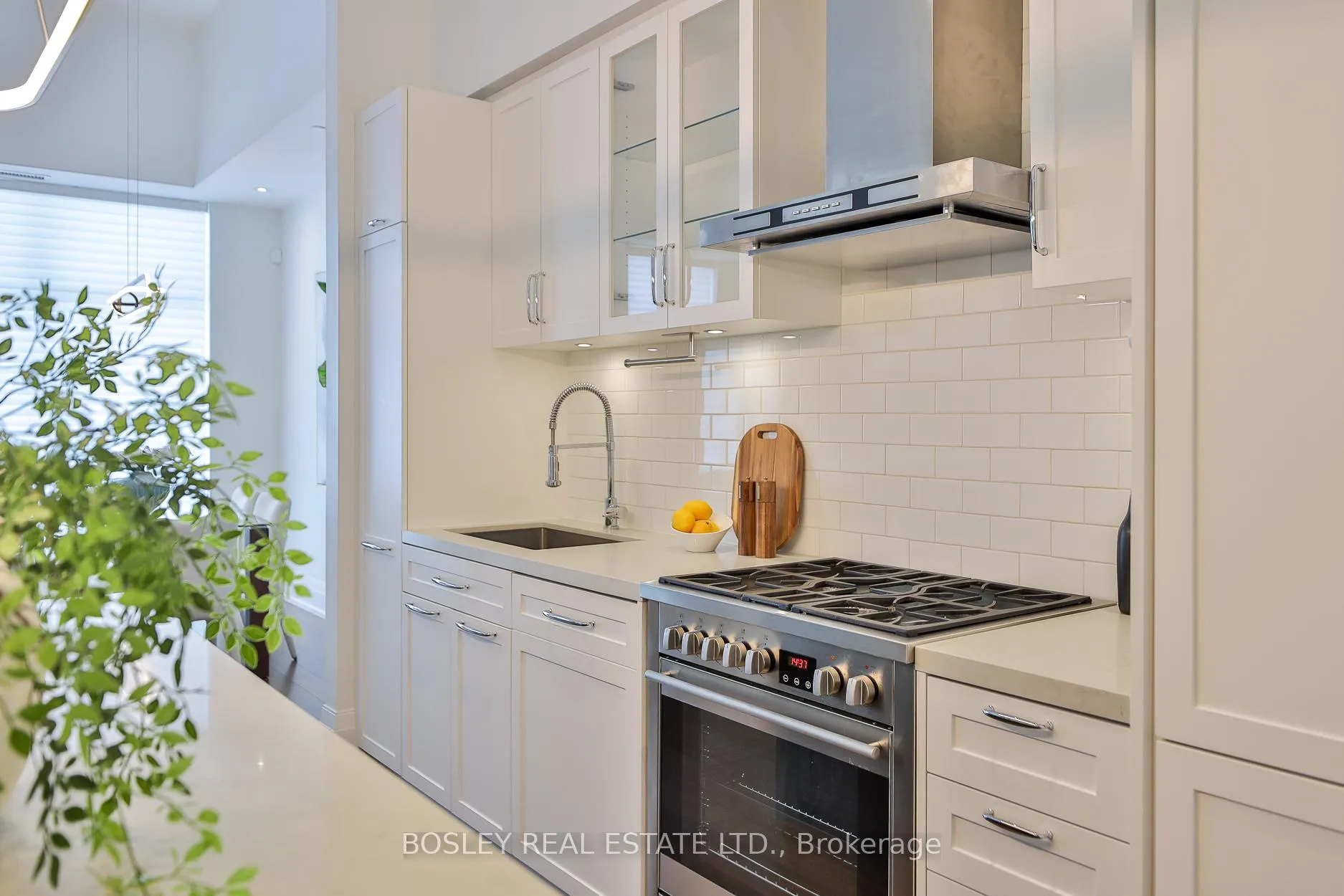 Photo 7 of Unit TH105, 25 Malcolm Road, Toronto, Leaside — HOMEH