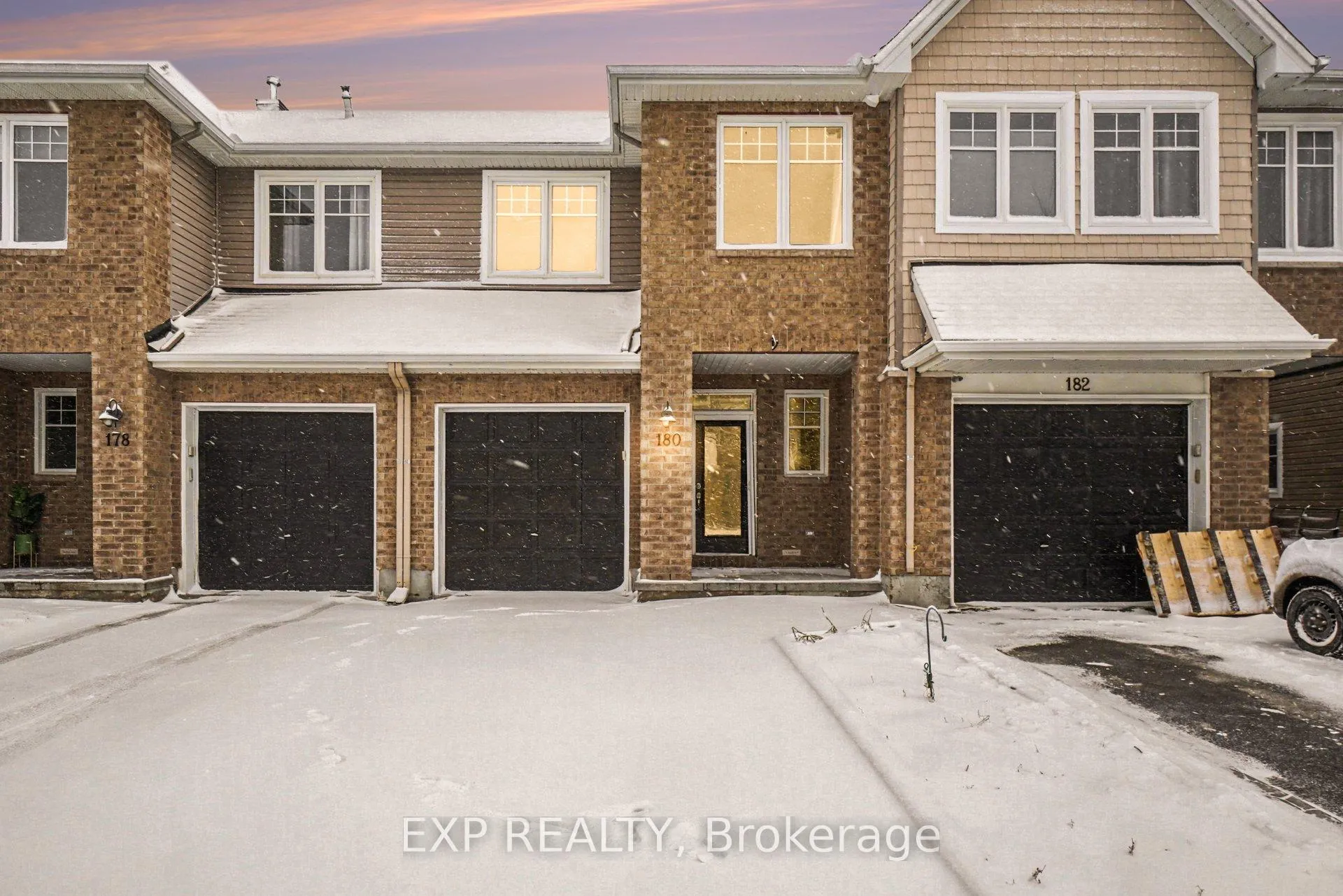 Front of 180 Flat Sedge Crescent
