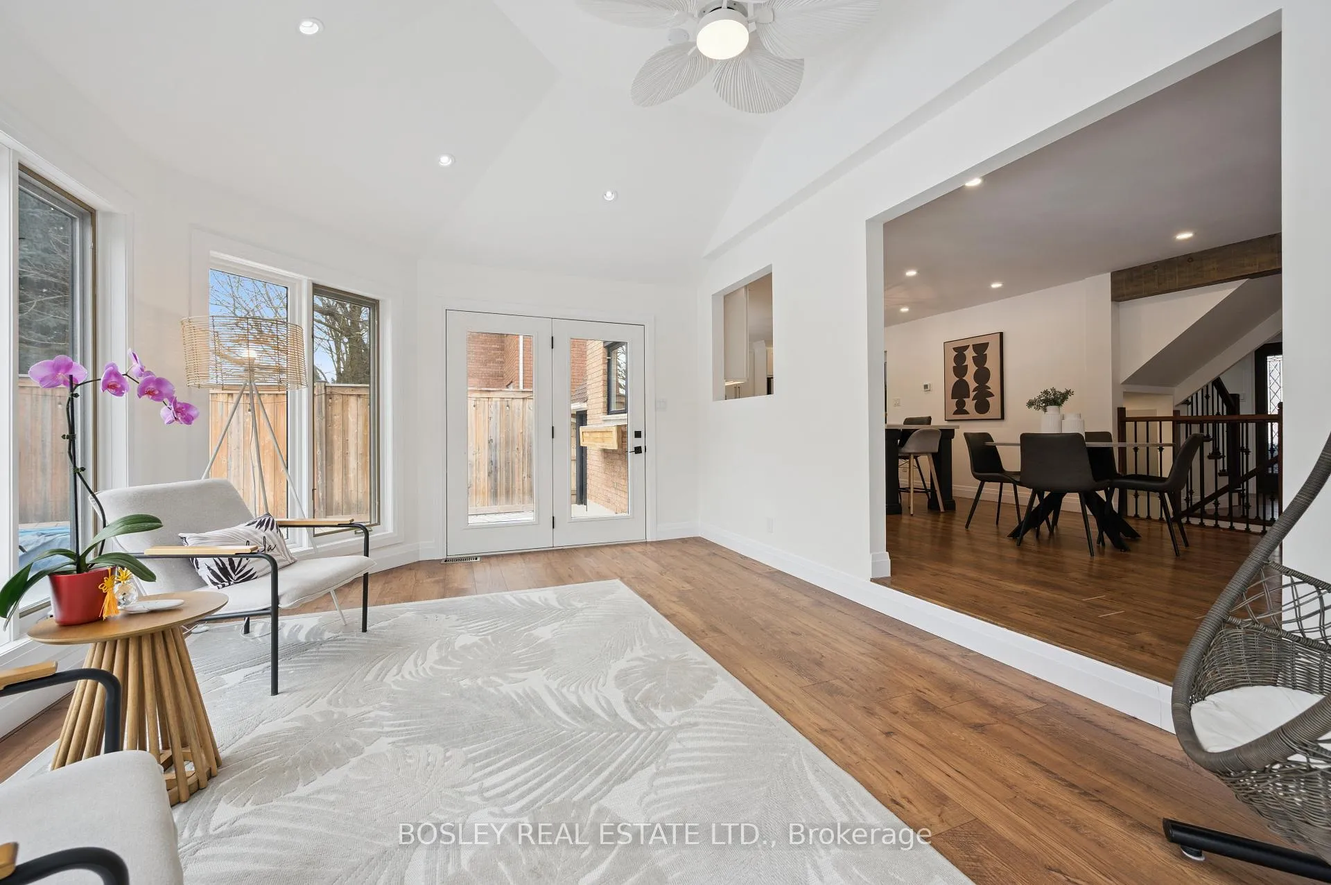 Photo 12 of 601 Sandringham Drive, Waterloo, Colonial Acres — HOMEH