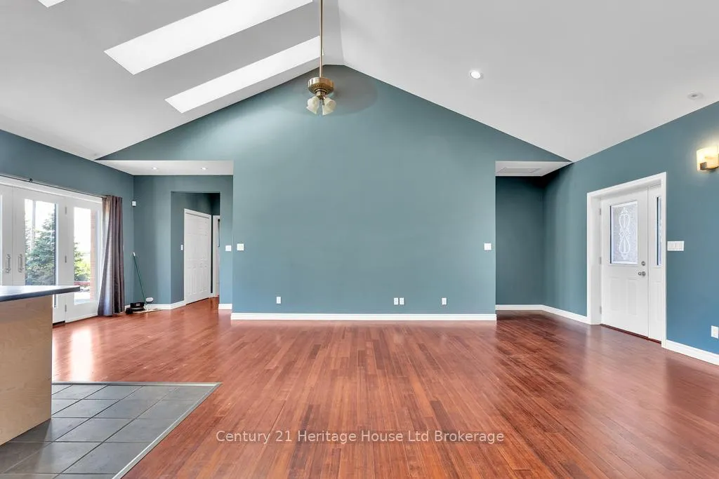 Photo 10 of 11069 Rogers Road, Malahide, Rural Malahide — HOMEH