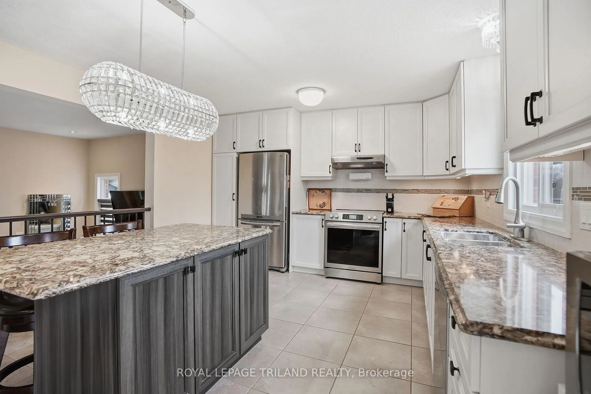 Photo 8 of 219 Union Avenue, Middlesex Centre, Komoka — HOMEH