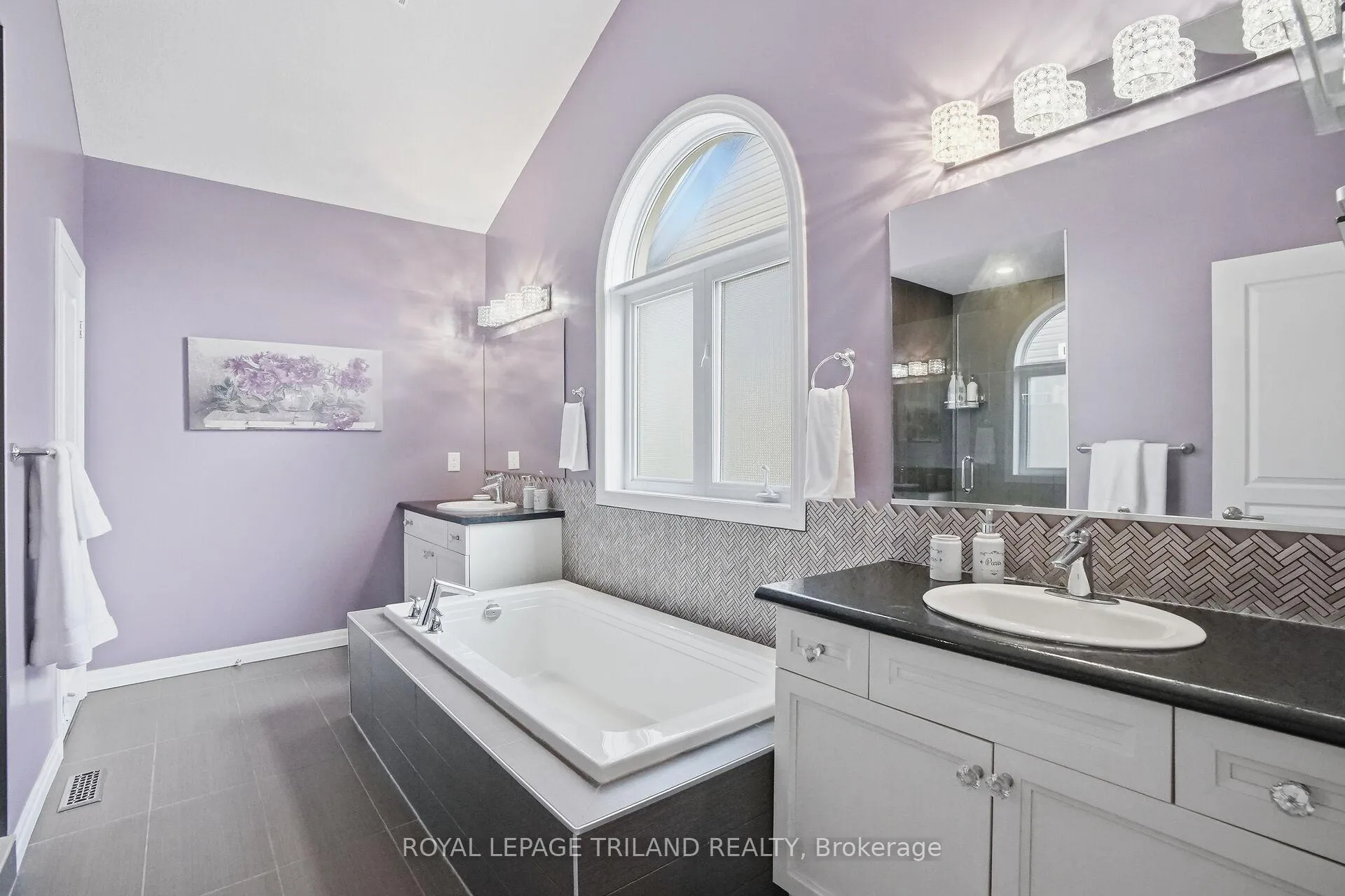 Photo 13 of 219 Union Avenue, Middlesex Centre, Komoka — HOMEH