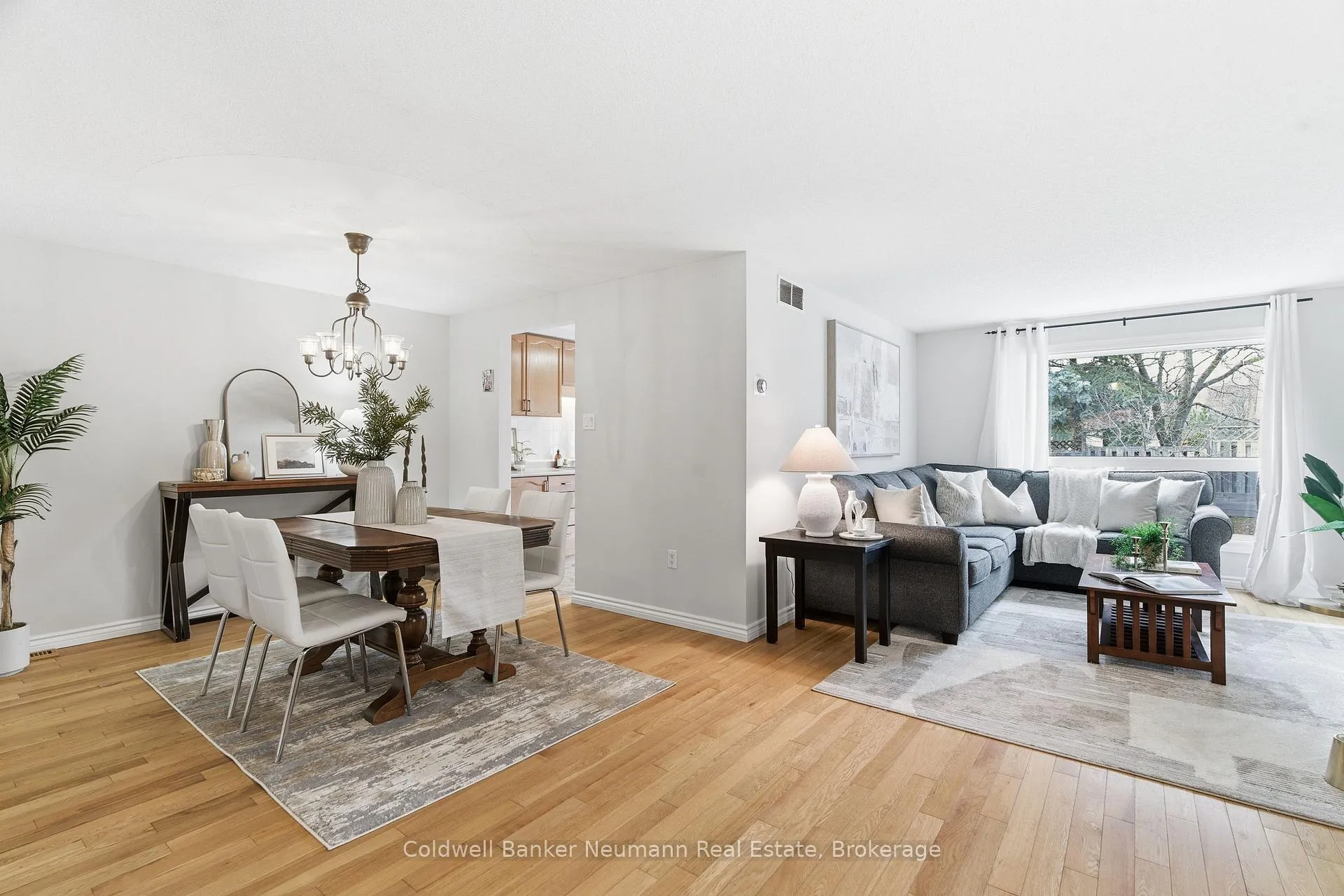 Photo 4 of 31 Rodgers Road, Guelph, Kortright West — HOMEH