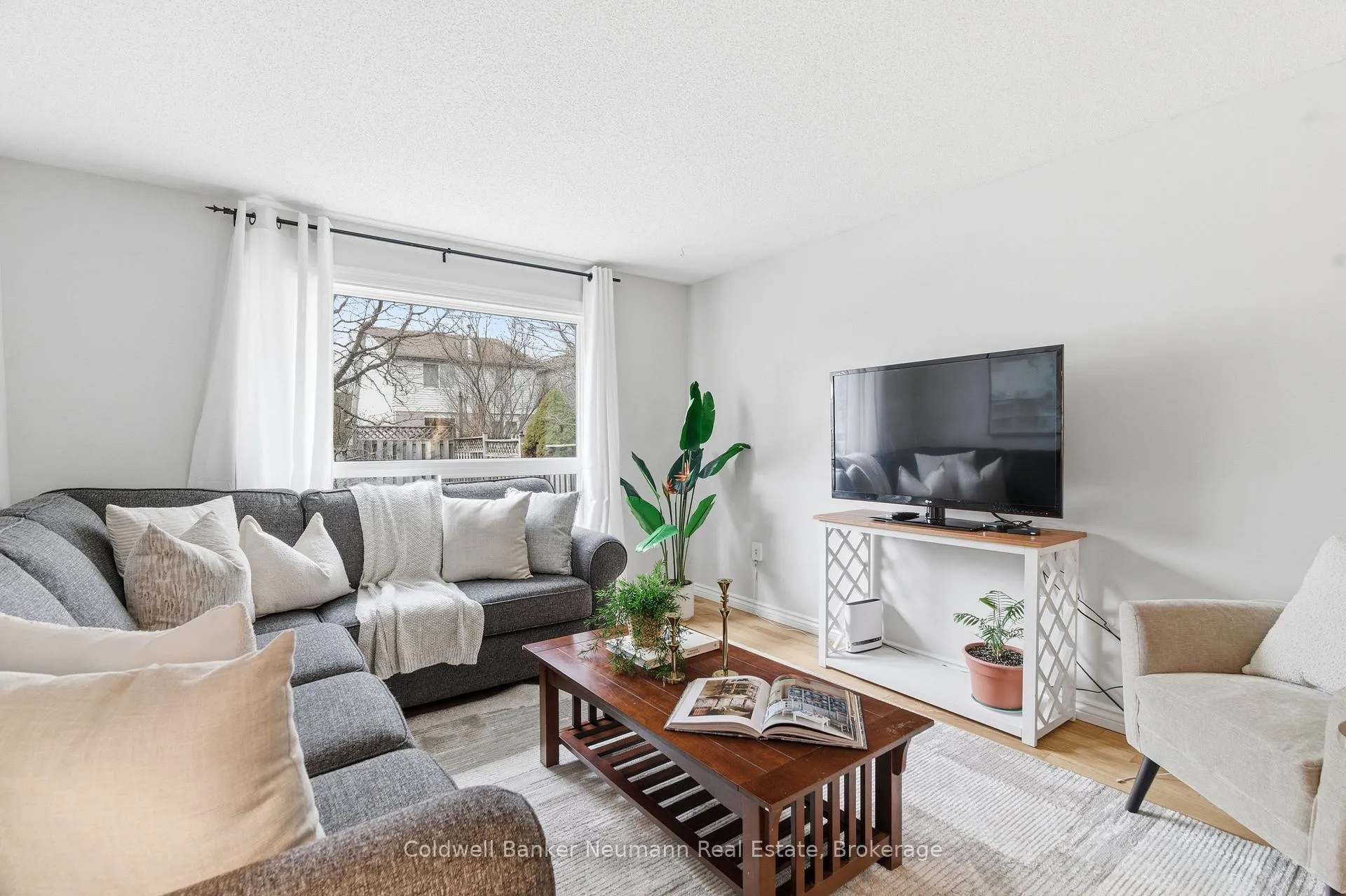 Photo 5 of 31 Rodgers Road, Guelph, Kortright West — HOMEH