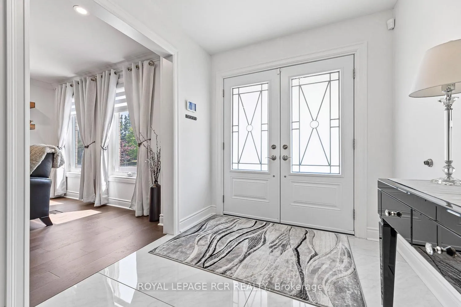 Photo 4 of 44 Fountainbridge Drive, Caledon, Bolton East — HOMEH