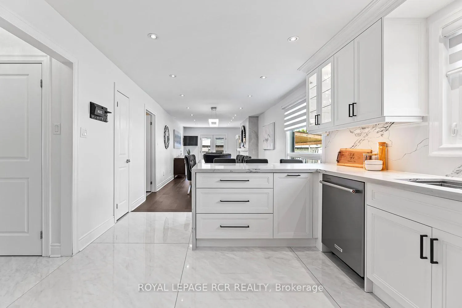 Photo 9 of 44 Fountainbridge Drive, Caledon, Bolton East — HOMEH