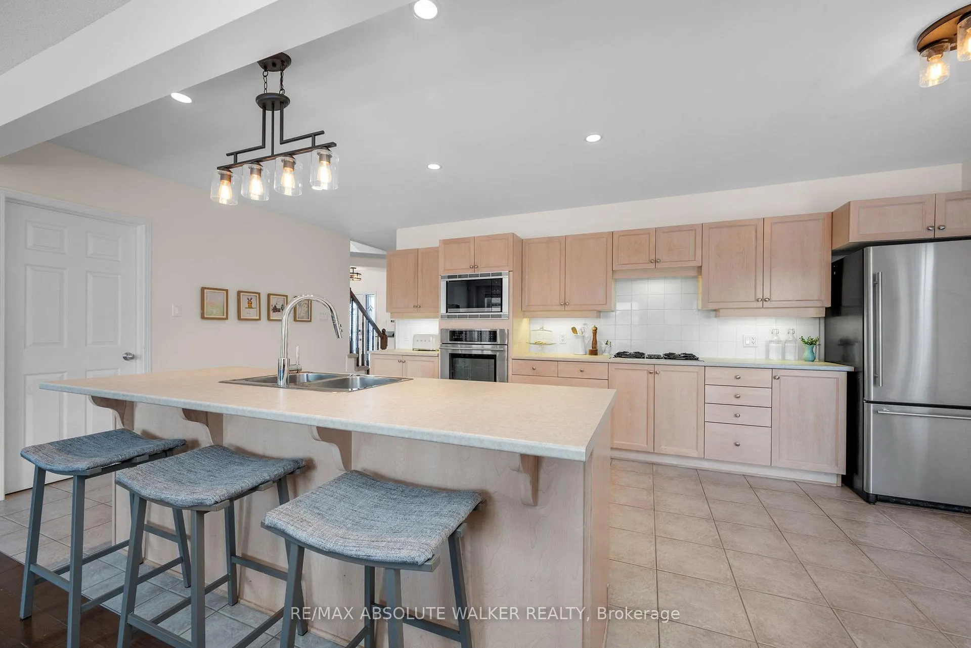Photo 17 of 135 Arrowwood Drive, Ottawa, Stittsville (South) — HOMEH