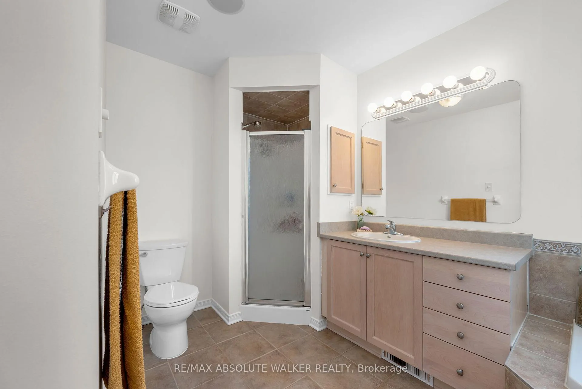 Photo 26 of 135 Arrowwood Drive, Ottawa, Stittsville (South) — HOMEH