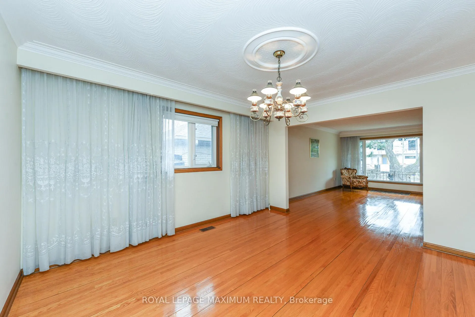Photo 6 of 78 Roxaline Street, Etobicoke, Humber Heights — HOMEH
