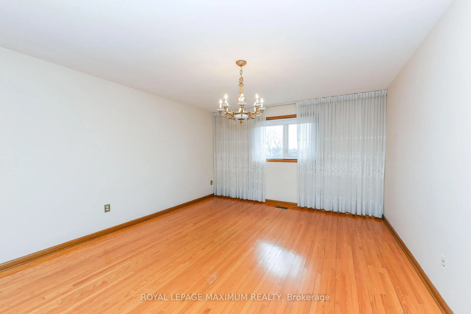 Photo 12 of 78 Roxaline Street, Etobicoke, Humber Heights — HOMEH