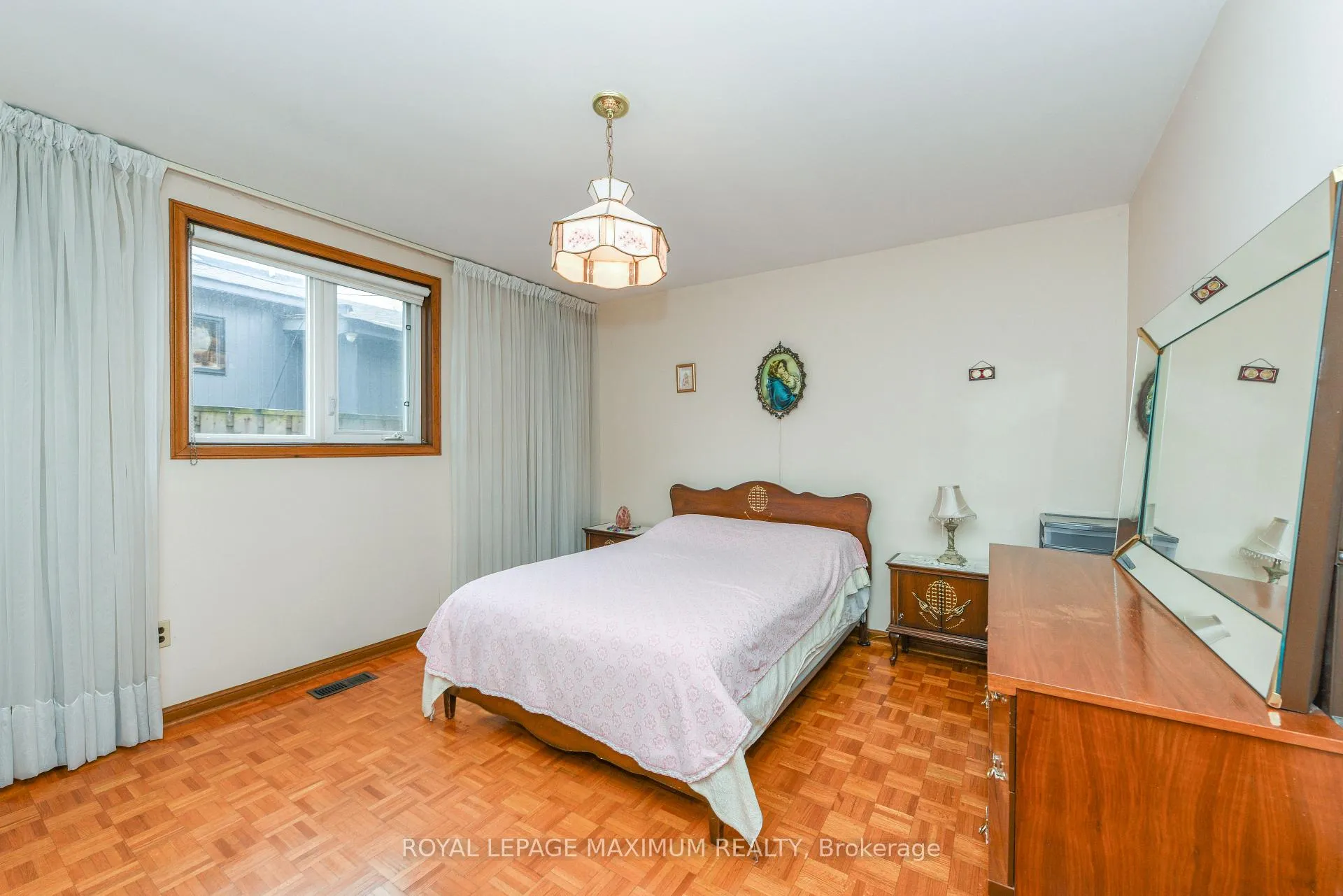 Photo 17 of 78 Roxaline Street, Etobicoke, Humber Heights — HOMEH