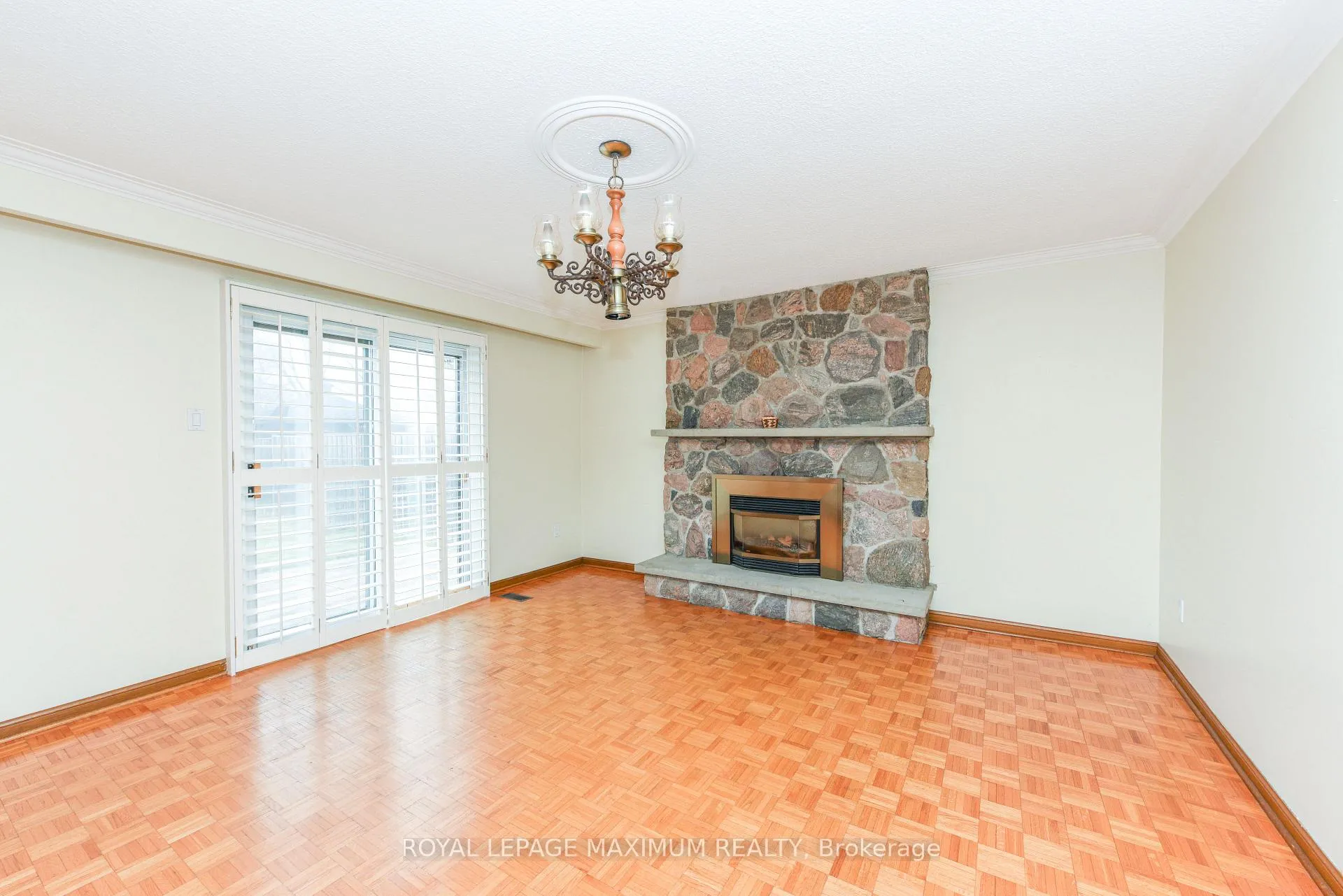 Photo 19 of 78 Roxaline Street, Etobicoke, Humber Heights — HOMEH