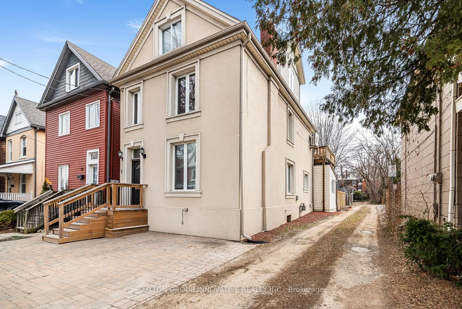 Photo 3 of 57 New Street, Hamilton, Strathcona — HOMEH
