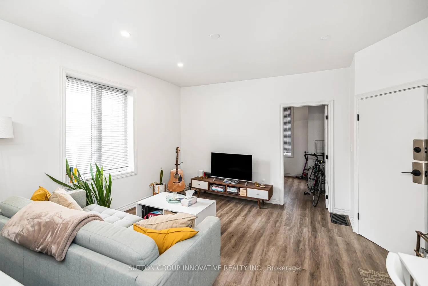 Photo 6 of 57 New Street, Hamilton, Strathcona — HOMEH