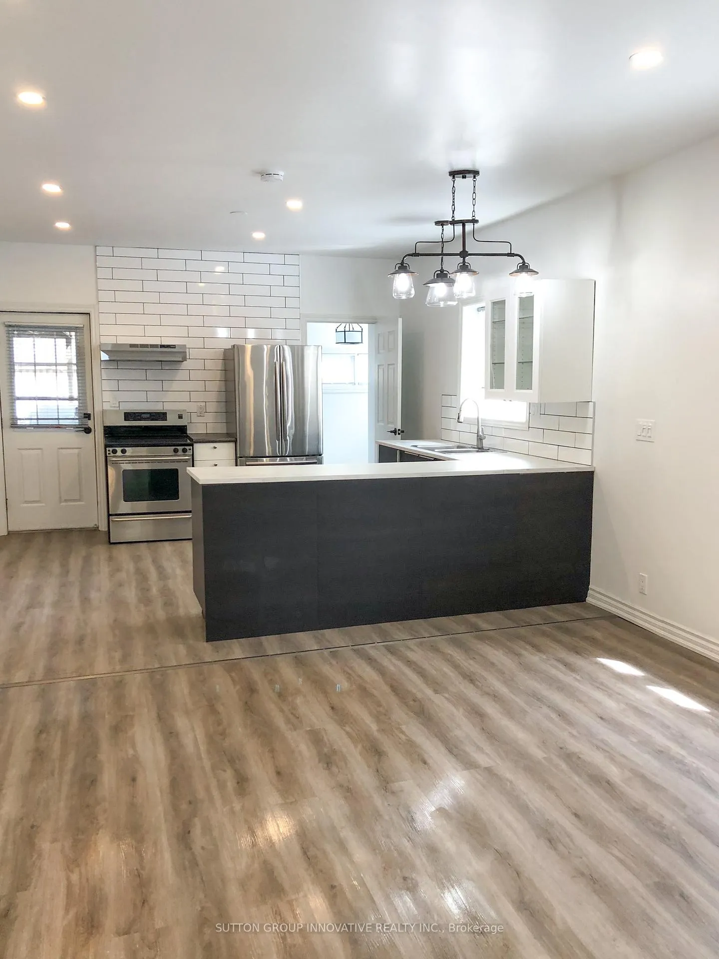 Photo 10 of 57 New Street, Hamilton, Strathcona — HOMEH