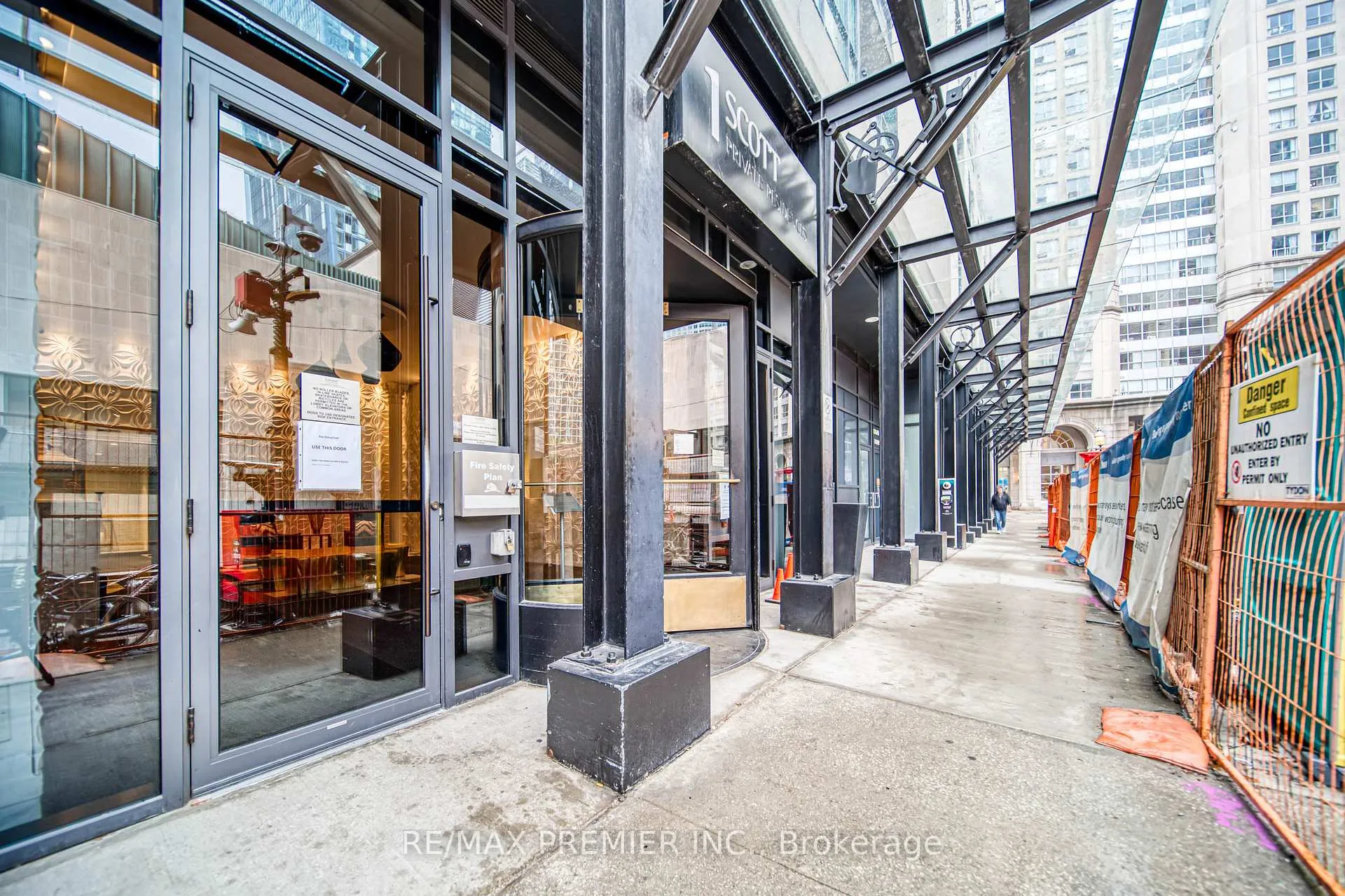 Photo 2 of Unit 1404, 1 Scott Street, Toronto, Waterfront Communities — HOMEH