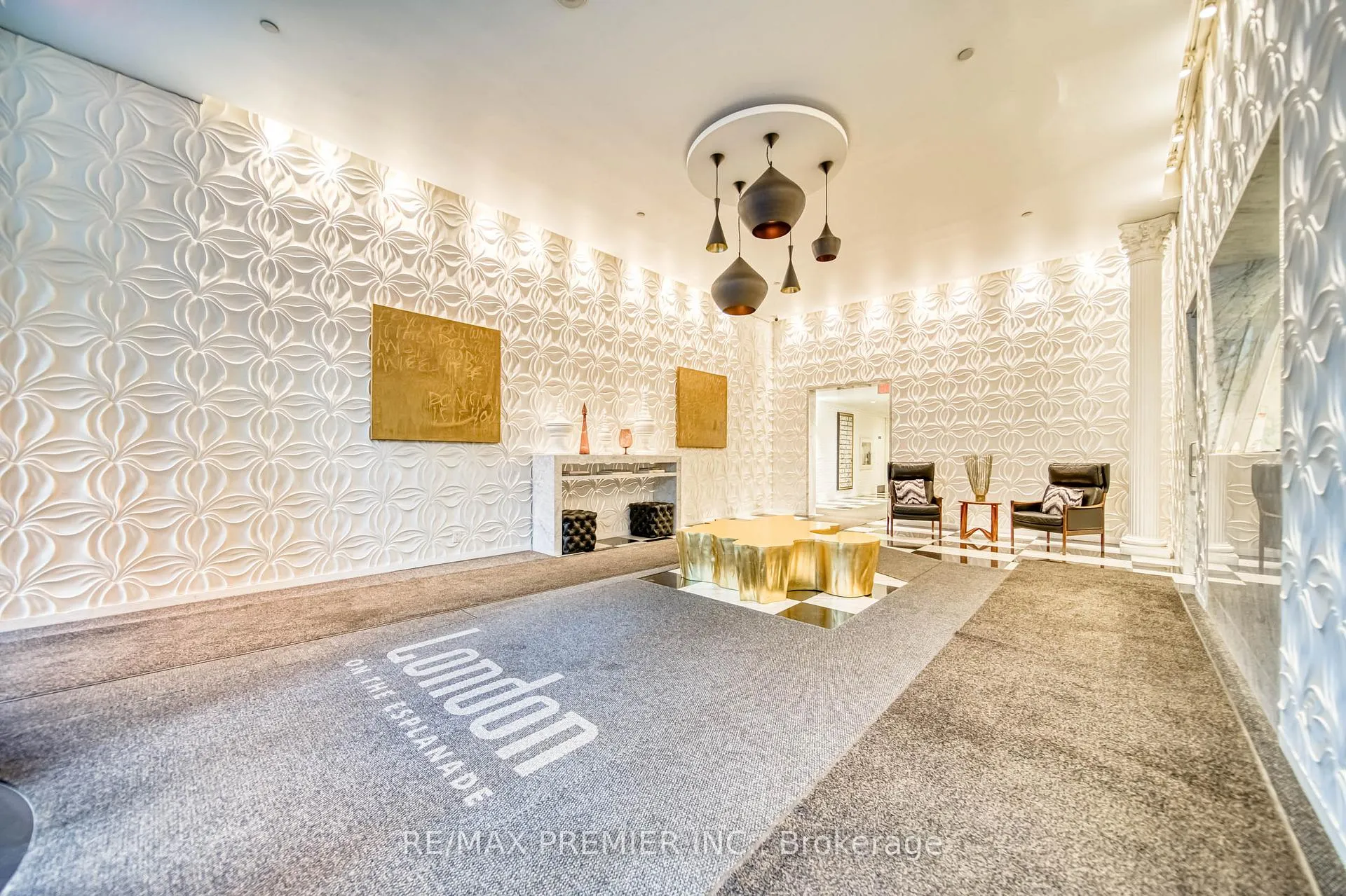 Photo 3 of Unit 1404, 1 Scott Street, Toronto, Waterfront Communities — HOMEH