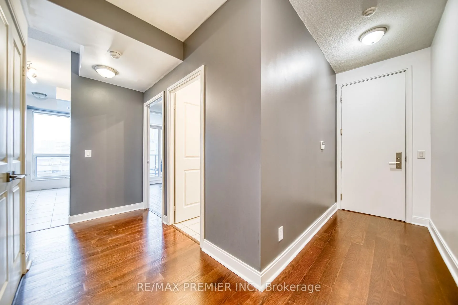 Photo 5 of Unit 1404, 1 Scott Street, Toronto, Waterfront Communities — HOMEH