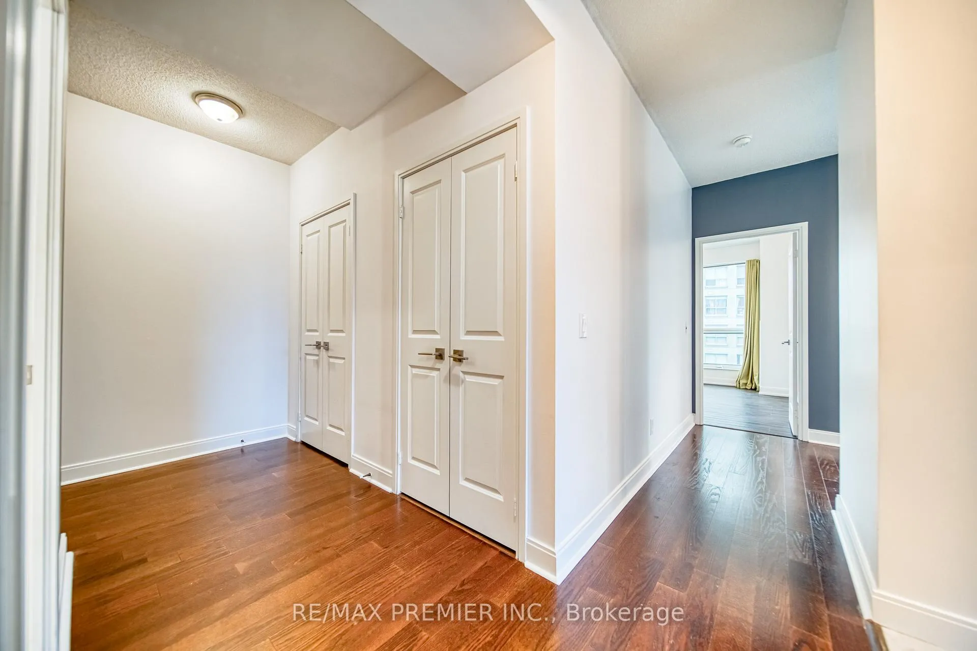 Photo 6 of Unit 1404, 1 Scott Street, Toronto, Waterfront Communities — HOMEH