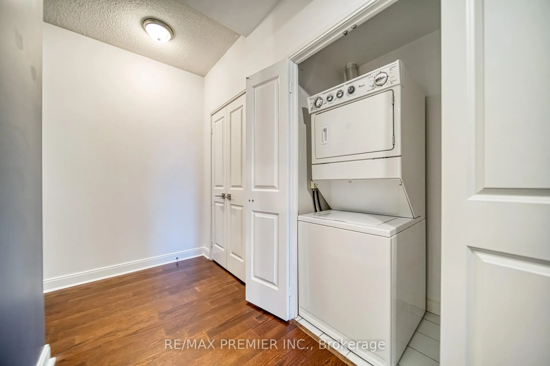 Photo 7 of Unit 1404, 1 Scott Street, Toronto, Waterfront Communities — HOMEH