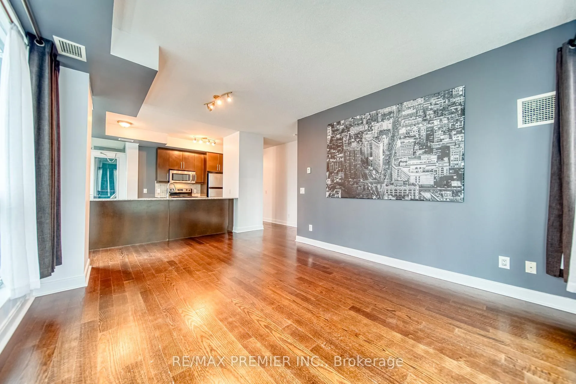 Photo 12 of Unit 1404, 1 Scott Street, Toronto, Waterfront Communities — HOMEH