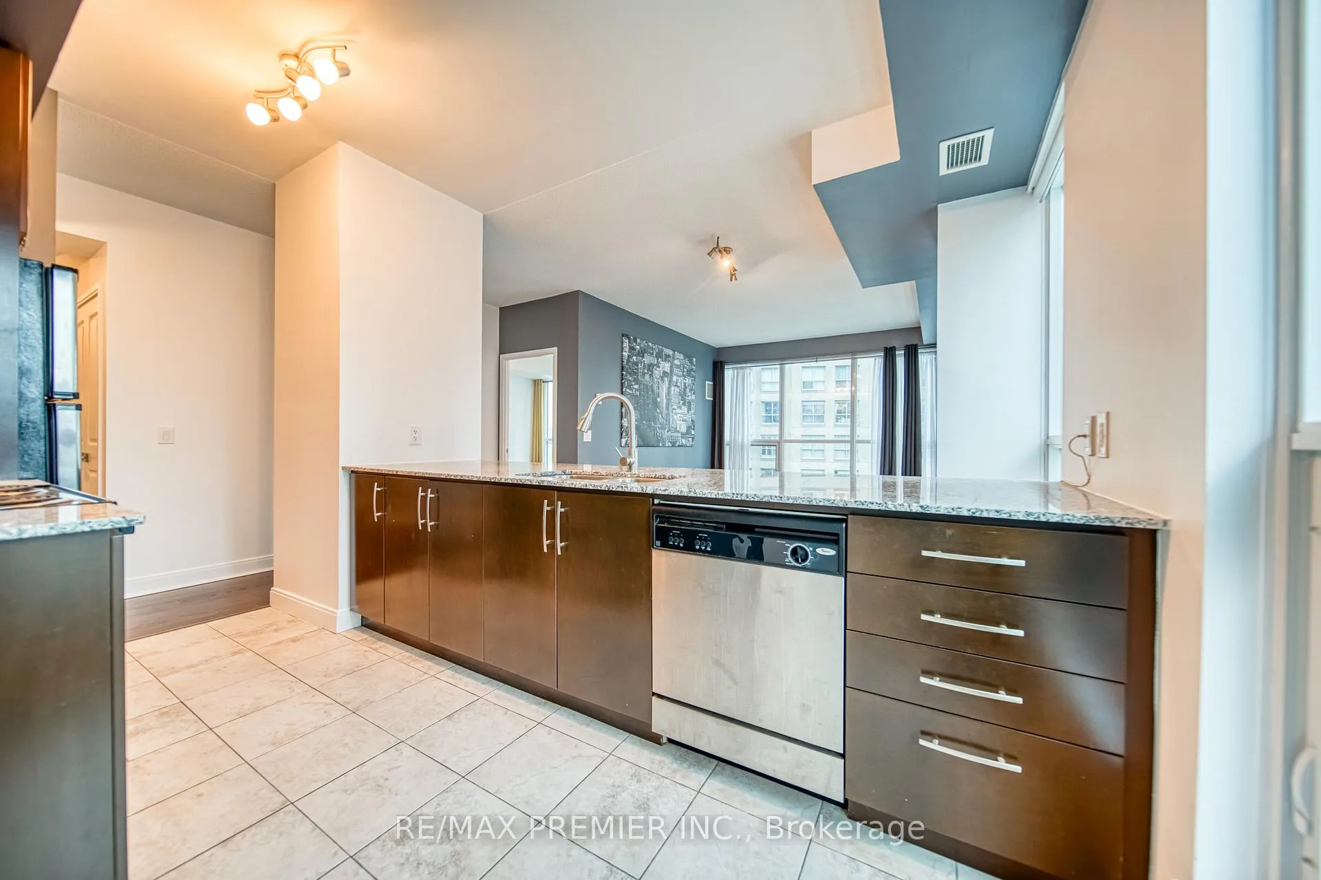 Photo 15 of Unit 1404, 1 Scott Street, Toronto, Waterfront Communities — HOMEH