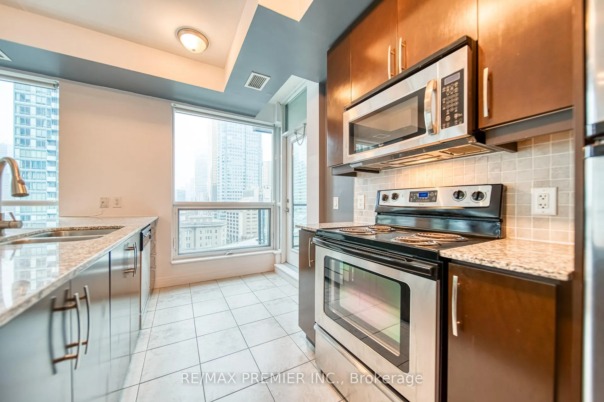 Photo 16 of Unit 1404, 1 Scott Street, Toronto, Waterfront Communities — HOMEH
