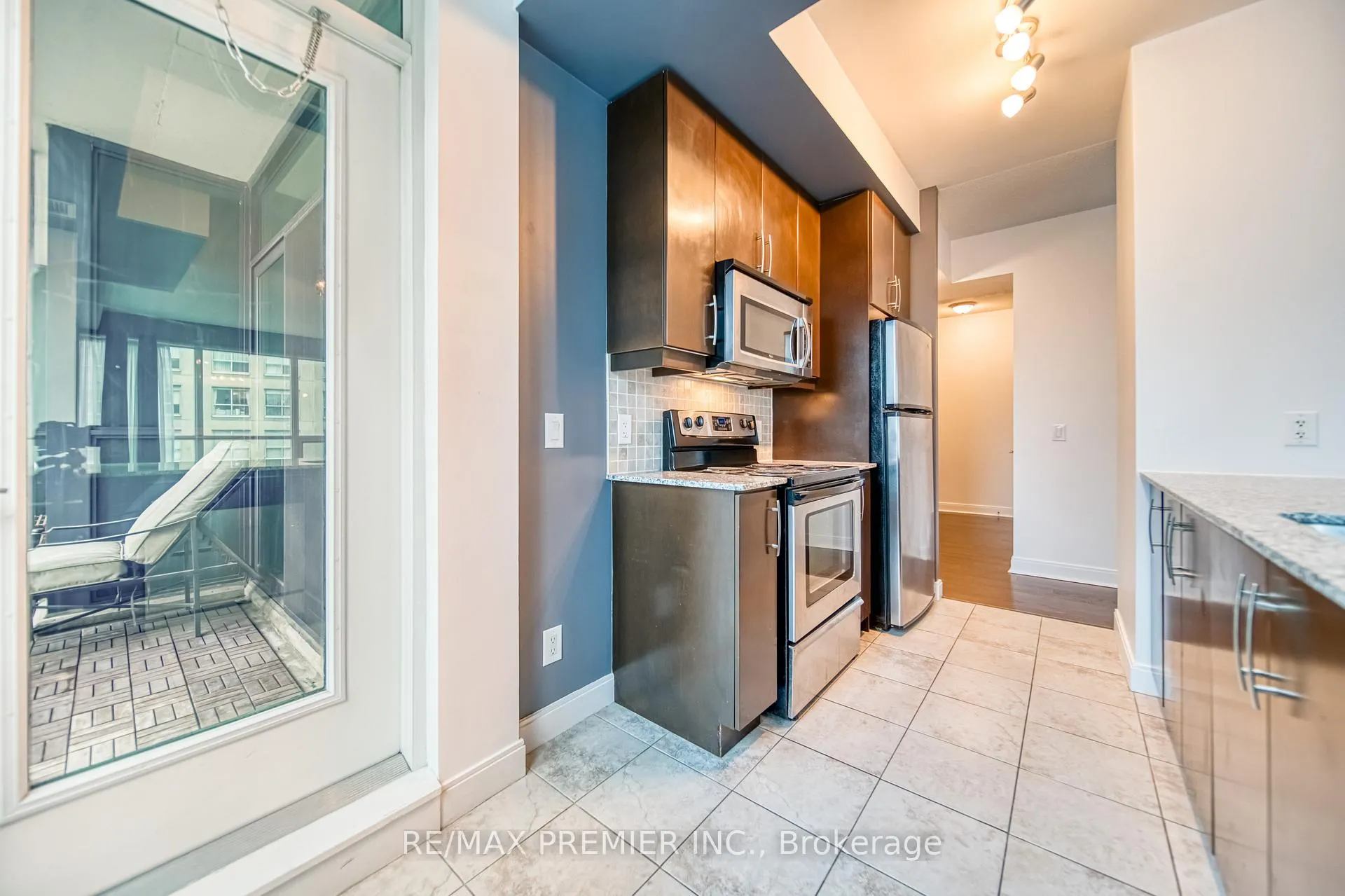 Photo 17 of Unit 1404, 1 Scott Street, Toronto, Waterfront Communities — HOMEH