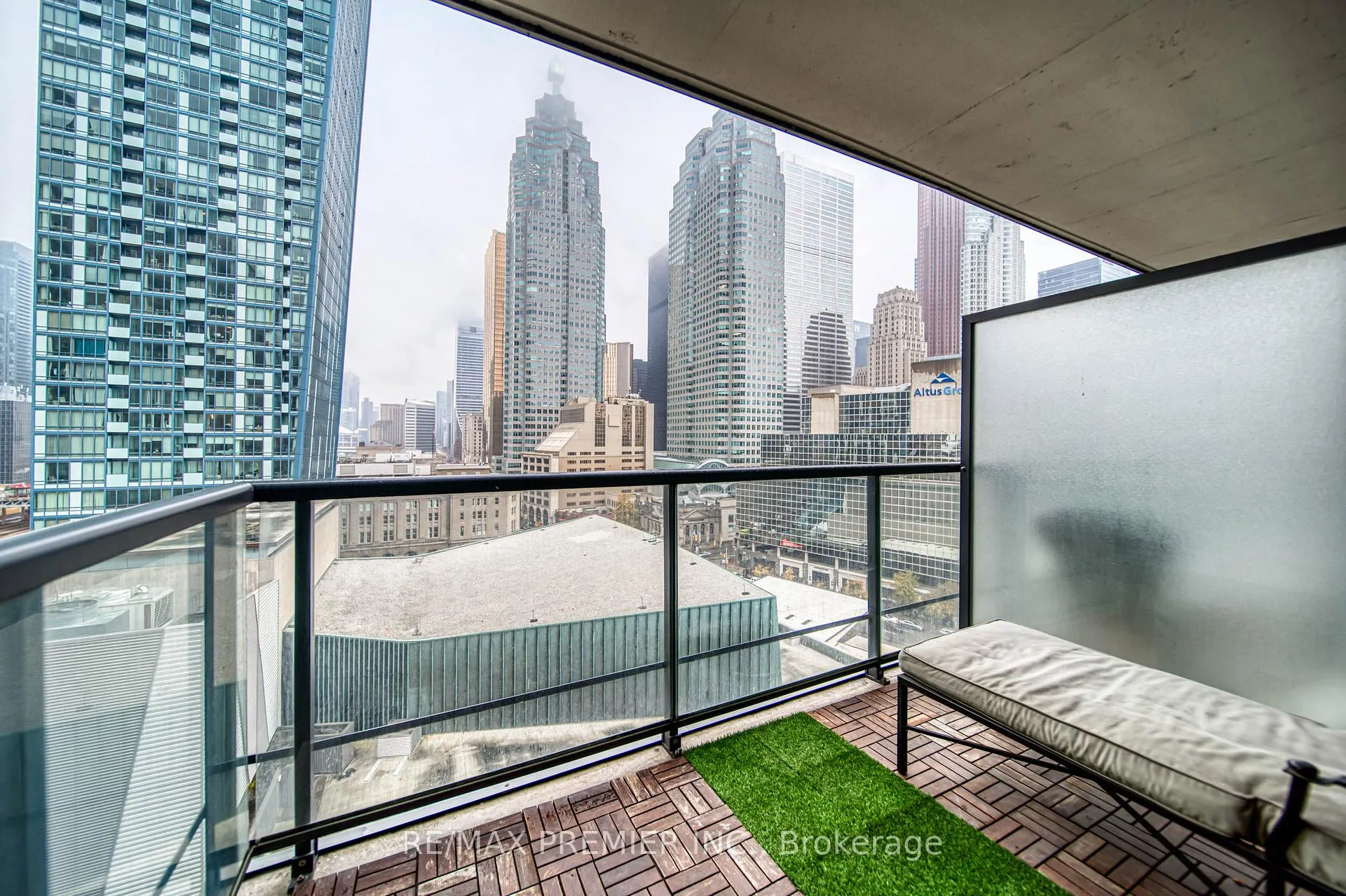Photo 18 of Unit 1404, 1 Scott Street, Toronto, Waterfront Communities — HOMEH