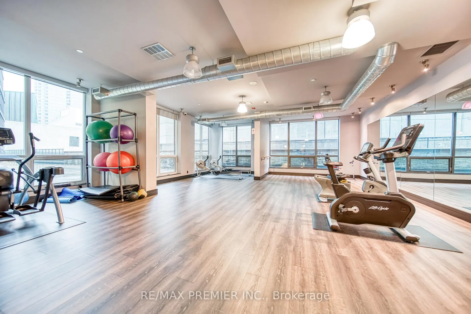 Photo 35 of Unit 1404, 1 Scott Street, Toronto, Waterfront Communities — HOMEH