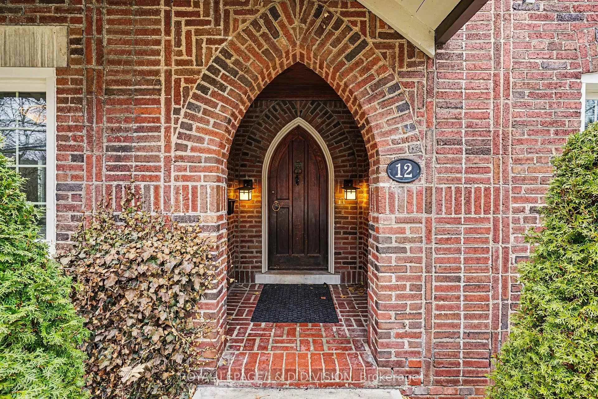 Photo 3 of 12 Weybourne Crescent, Toronto, Lawrence Park South — HOMEH