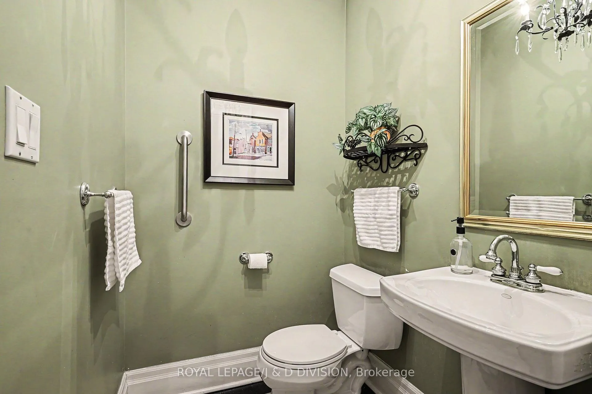 Photo 16 of 12 Weybourne Crescent, Toronto, Lawrence Park South — HOMEH