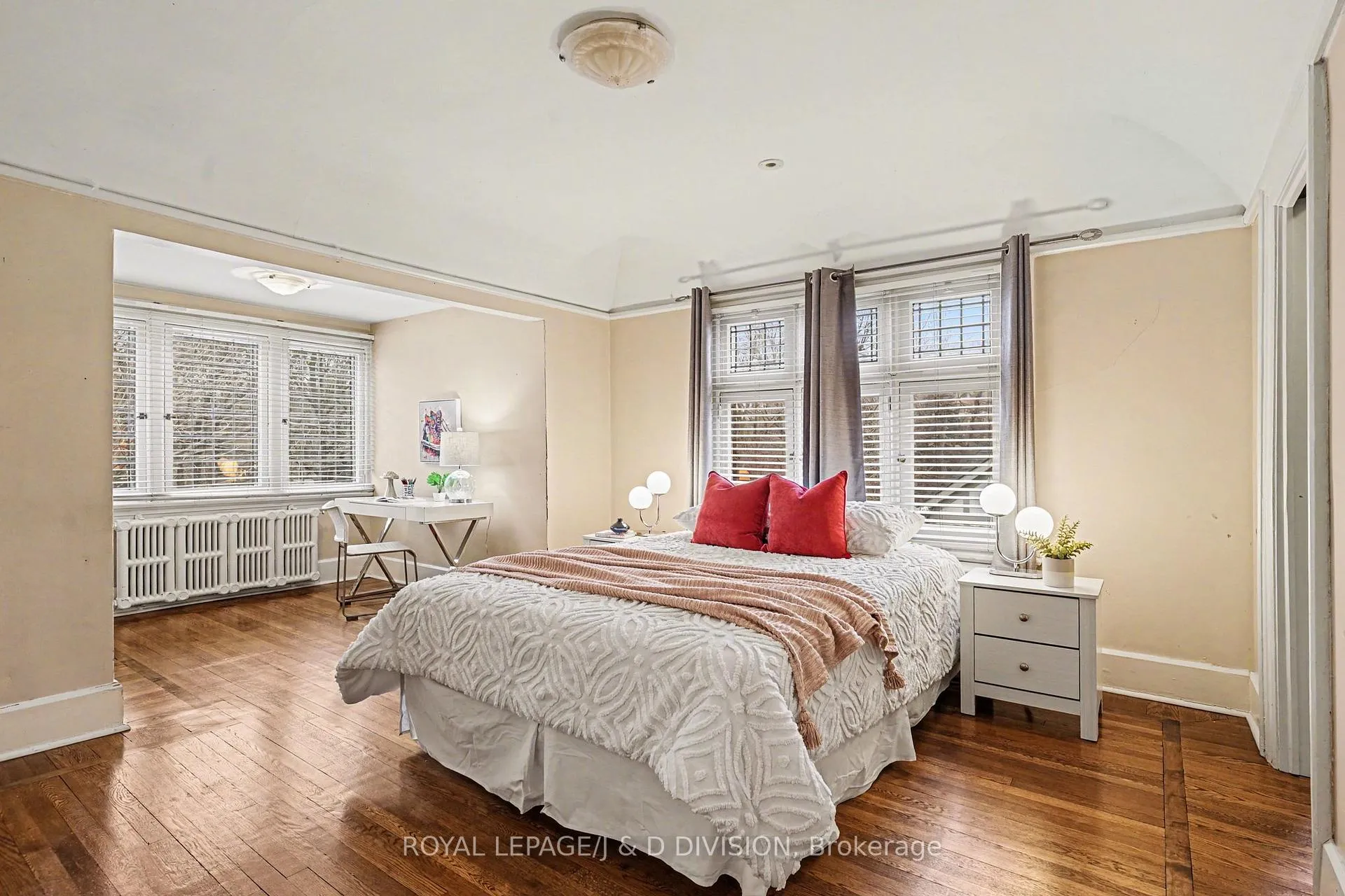 Photo 30 of 12 Weybourne Crescent, Toronto, Lawrence Park South — HOMEH