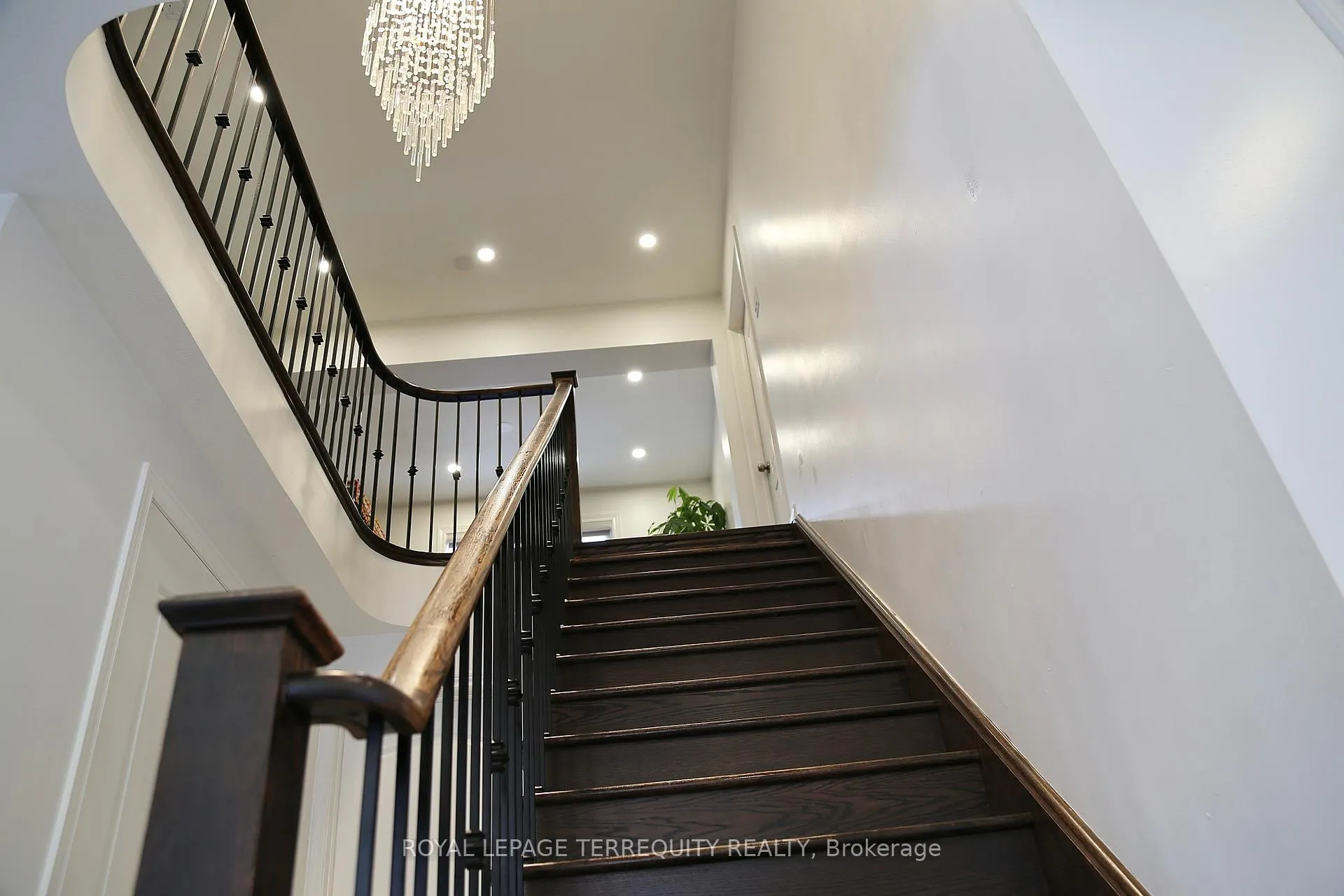 Photo 9 of 6244 St Michael Avenue, Niagara Falls, Forestview — HOMEH