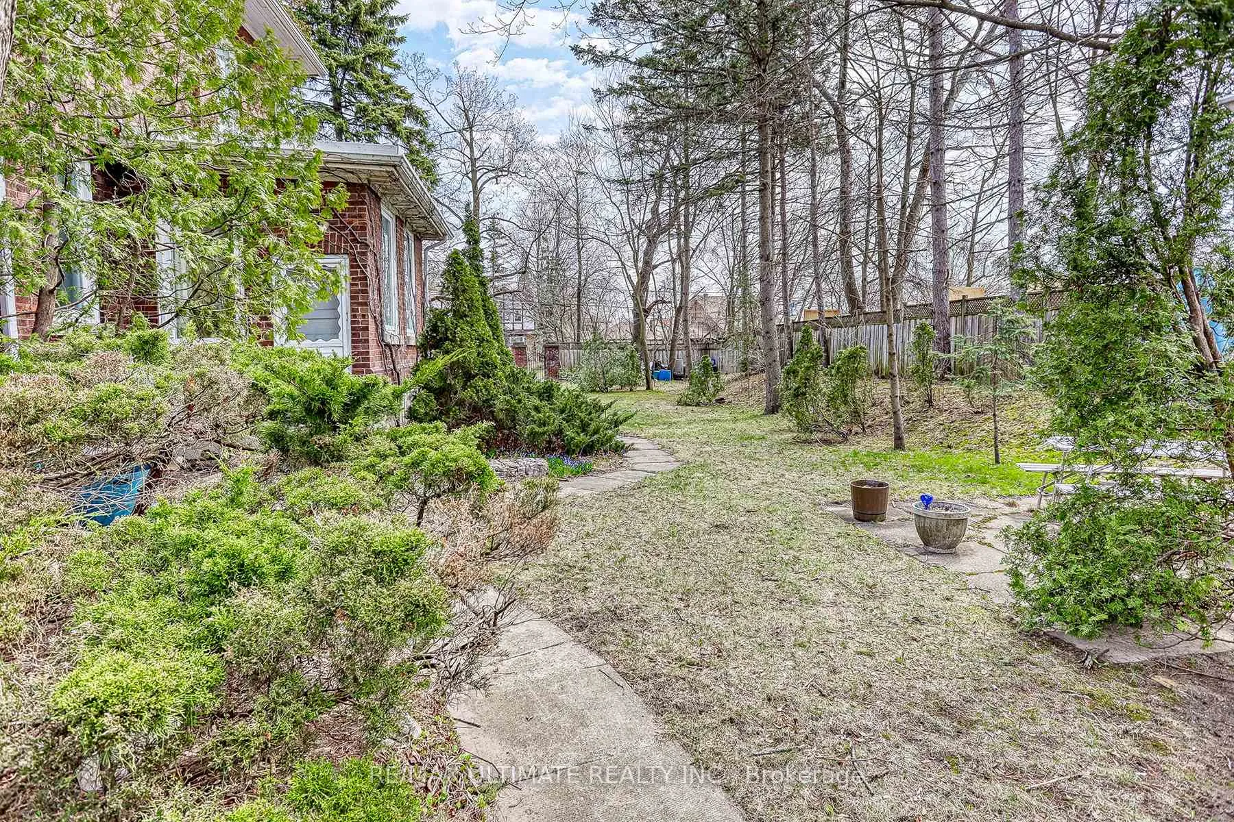 Photo 13 of 456 Manse Road, Scarborough, Highland Creek — HOMEH