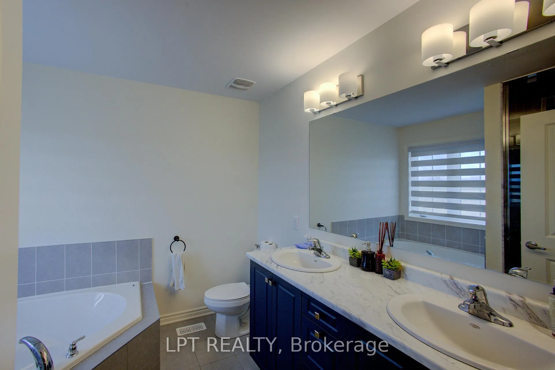 Photo 15 of 234 Prescott Drive, Clearview, Stayner — HOMEH