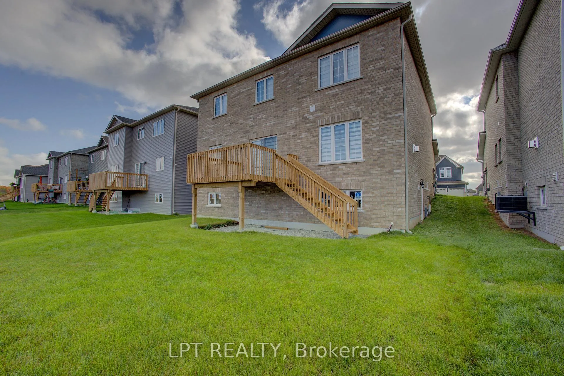 Photo 24 of 234 Prescott Drive, Clearview, Stayner — HOMEH