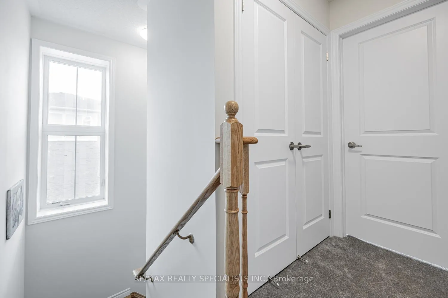 Photo 3 of Unit 1, 490 Beresford Path, Oshawa, Central — HOMEH