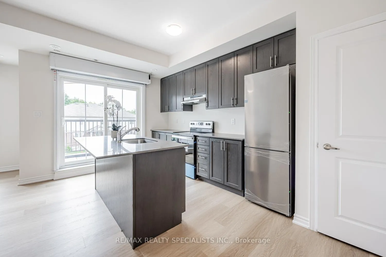Photo 5 of Unit 1, 490 Beresford Path, Oshawa, Central — HOMEH