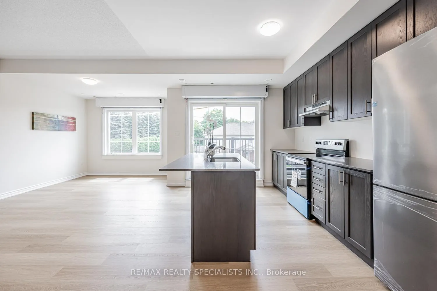 Photo 6 of Unit 1, 490 Beresford Path, Oshawa, Central — HOMEH