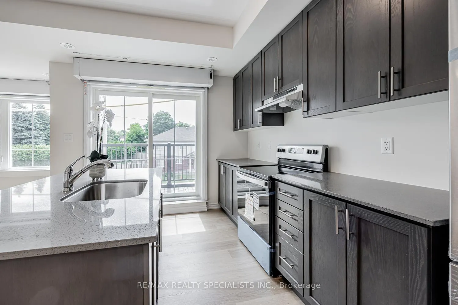 Photo 7 of Unit 1, 490 Beresford Path, Oshawa, Central — HOMEH
