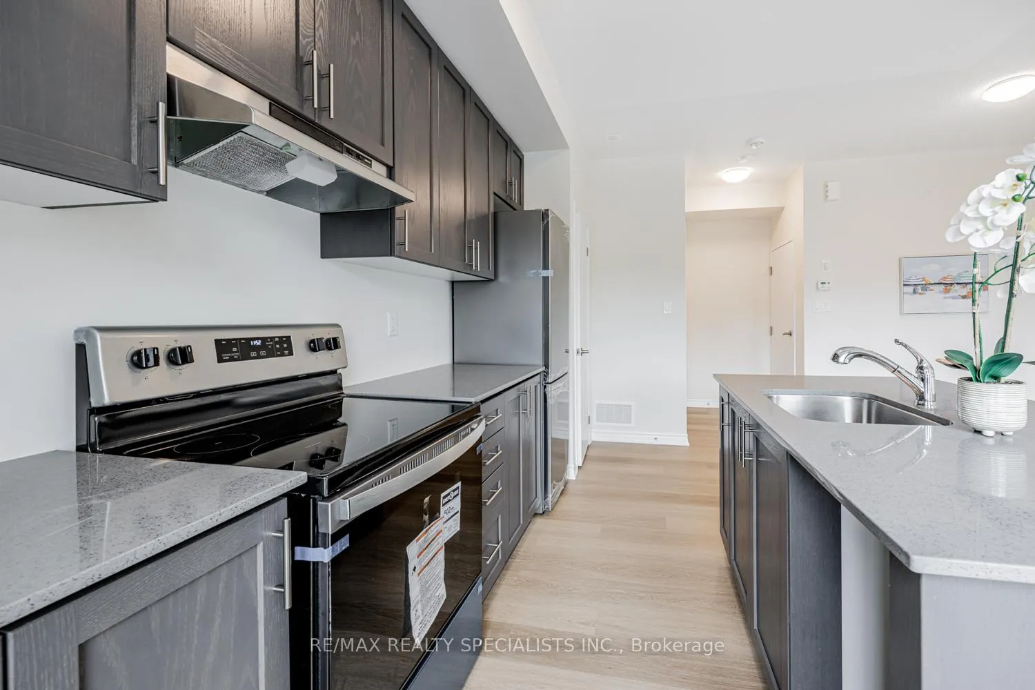 Photo 10 of Unit 1, 490 Beresford Path, Oshawa, Central — HOMEH