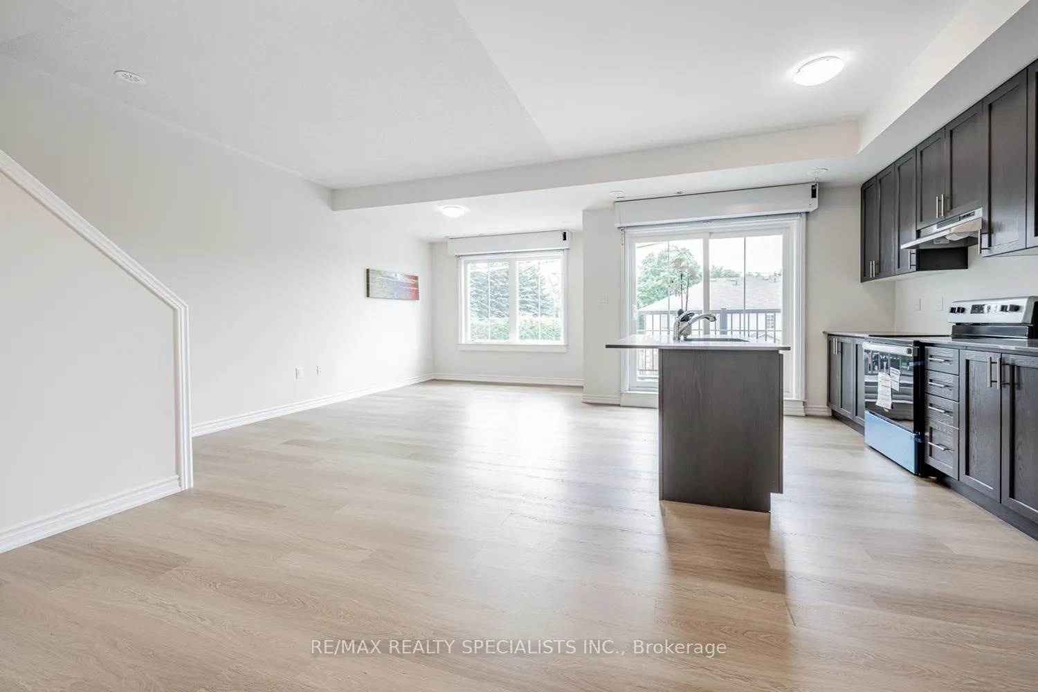Photo 12 of Unit 1, 490 Beresford Path, Oshawa, Central — HOMEH