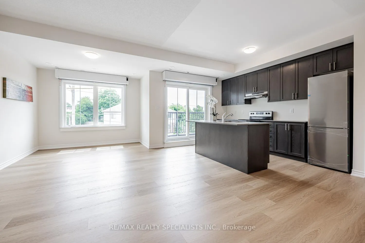 Photo 13 of Unit 1, 490 Beresford Path, Oshawa, Central — HOMEH