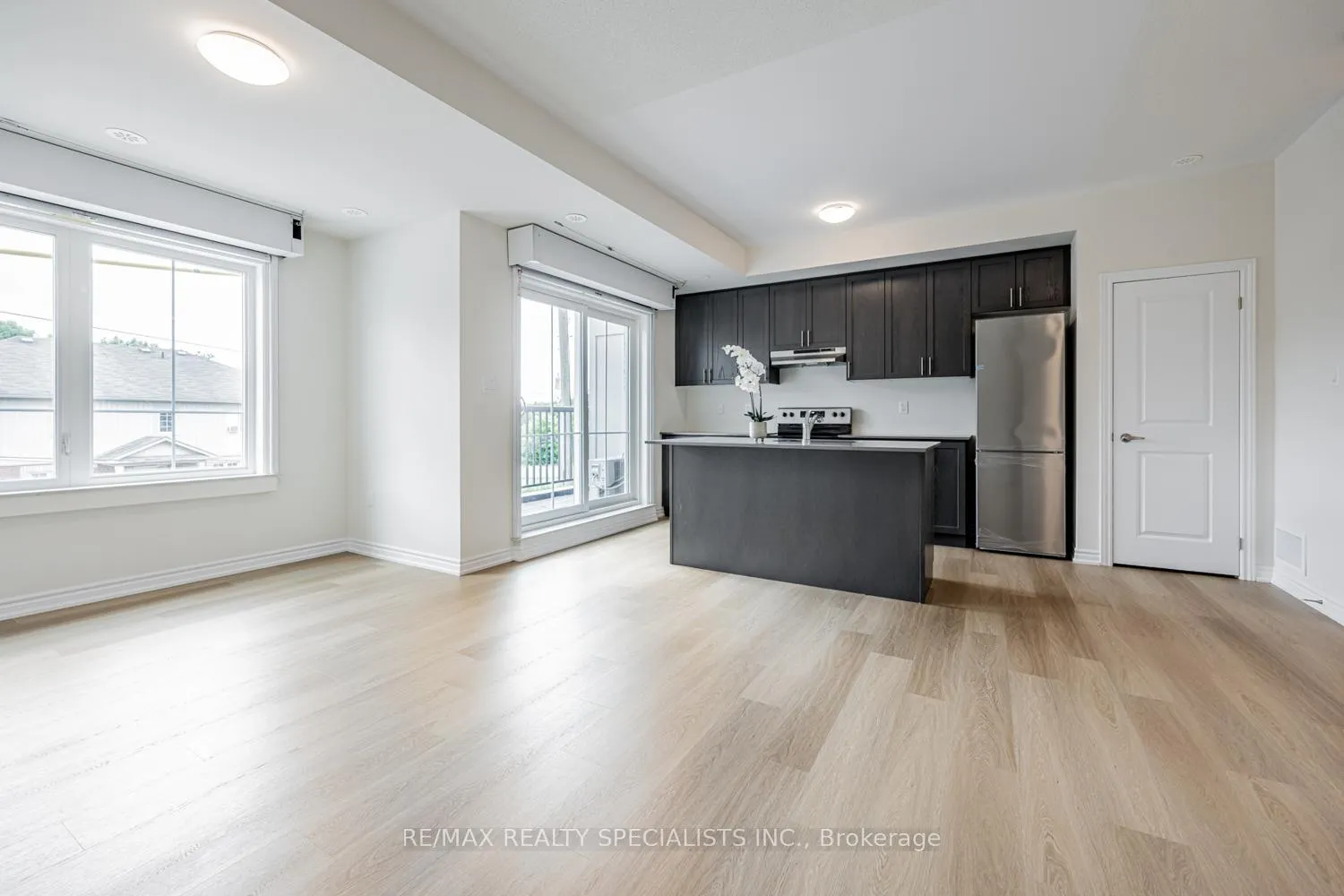 Photo 14 of Unit 1, 490 Beresford Path, Oshawa, Central — HOMEH
