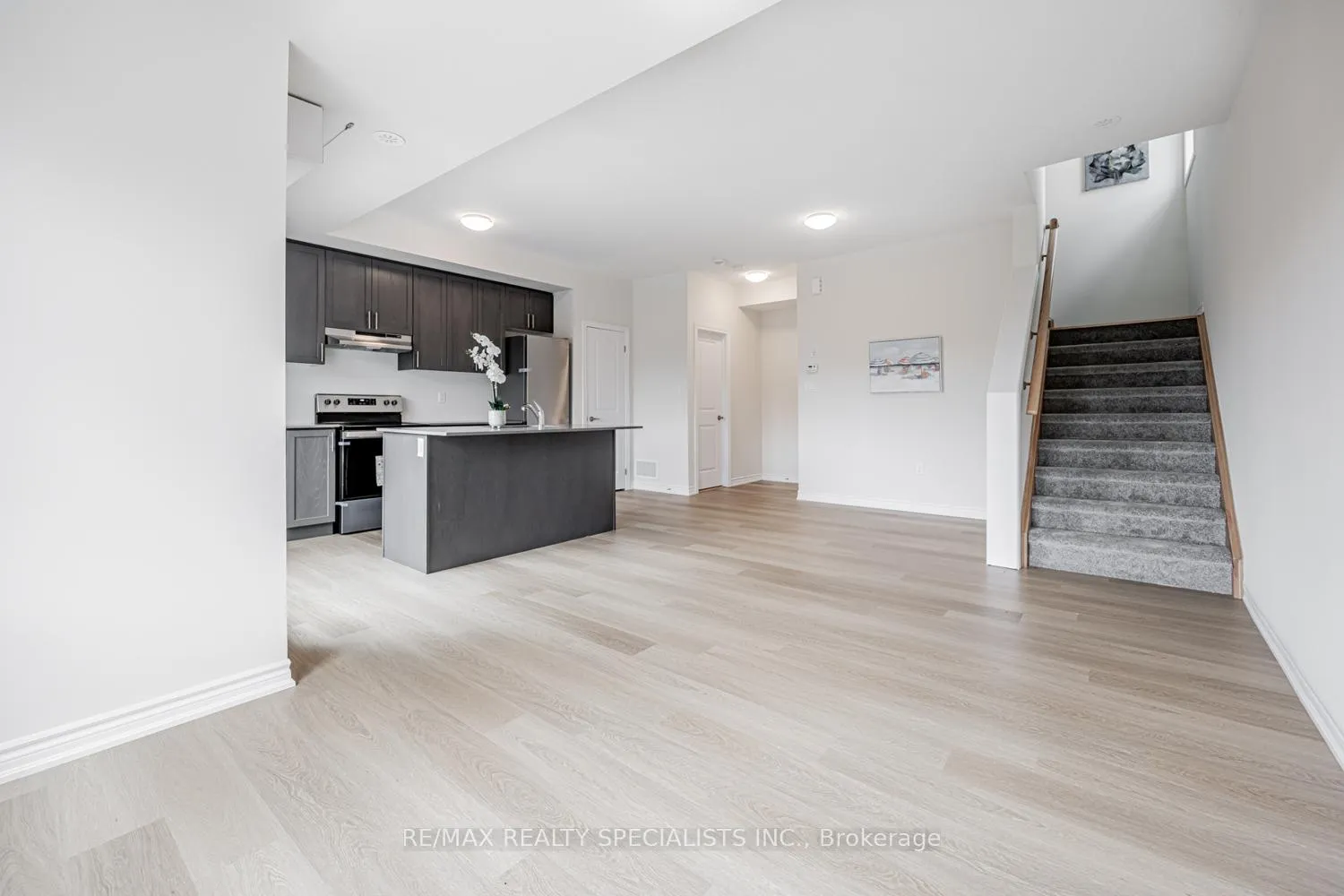 Photo 16 of Unit 1, 490 Beresford Path, Oshawa, Central — HOMEH