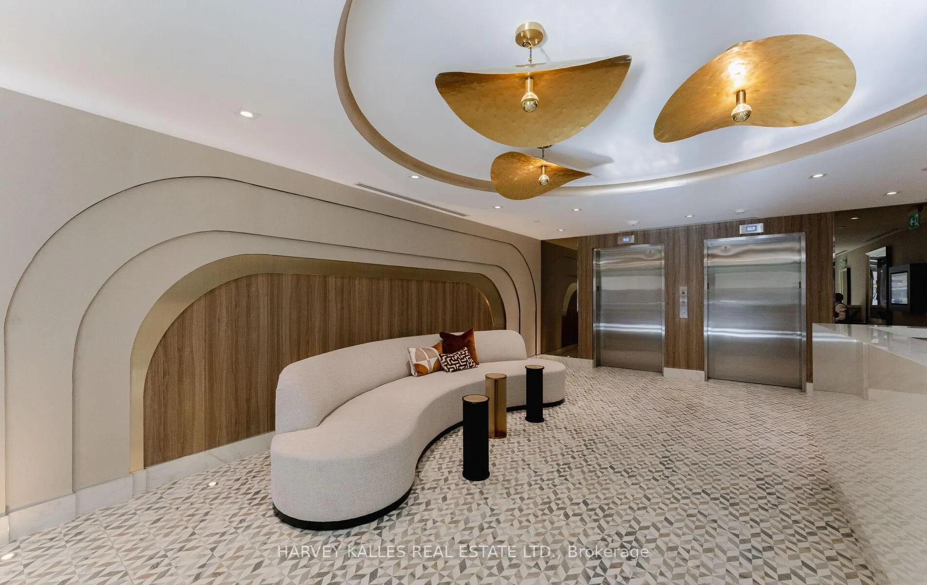 Photo 3 of Unit PH1, 8 Manor Road W, Toronto, Yonge-Eglinton — HOMEH